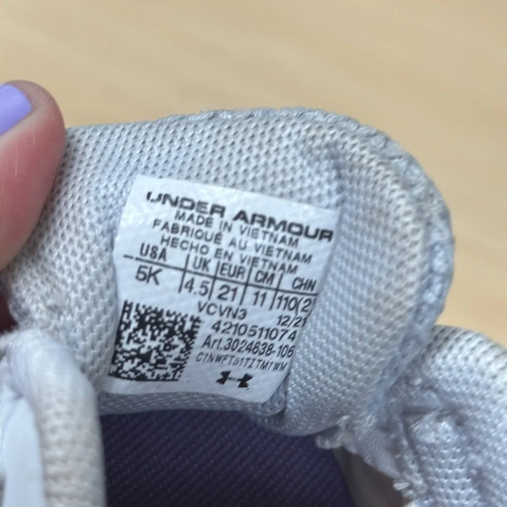 Under Armour toddler baby Gray and‎ Pink velcro Sneakers size 5K